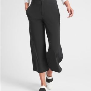 Athleta Tribeca Crop Sz 2 EUC